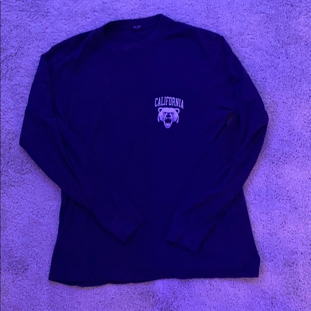 brandy melville- navy blue california pocket tee